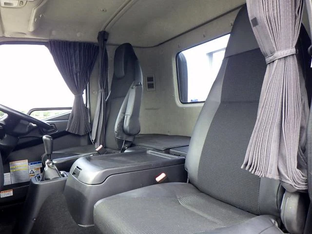 Mitsubishi Fuso FIGHTER 12