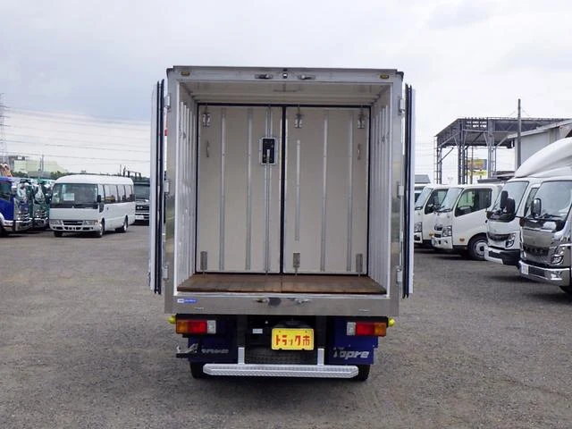 Hino DUTRO 6