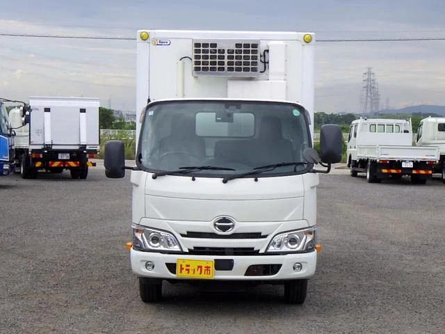 Hino DUTRO 37
