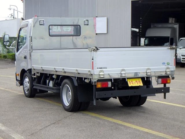Hino DUTRO 8
