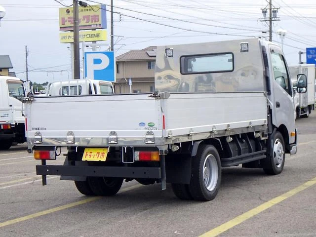 Hino DUTRO 6