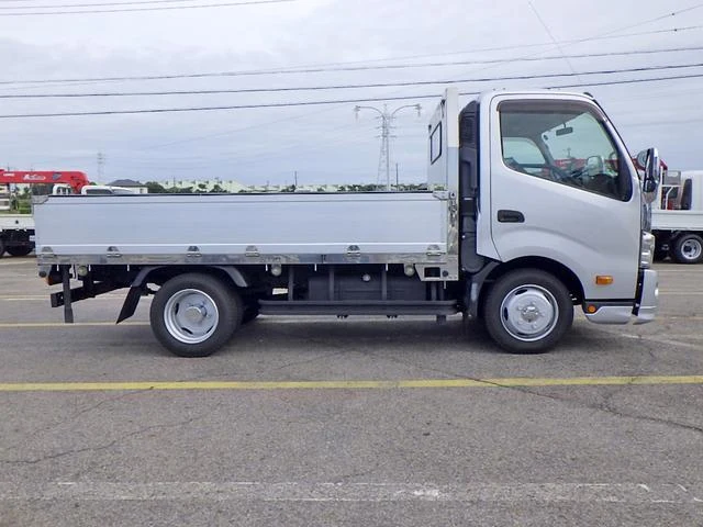 Hino DUTRO 4