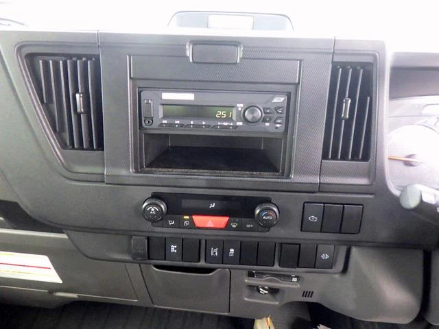 Isuzu ELF 11