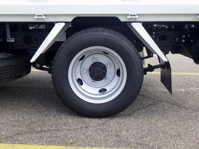 Isuzu ELF 27