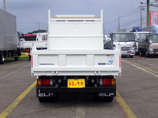 Isuzu ELF 5