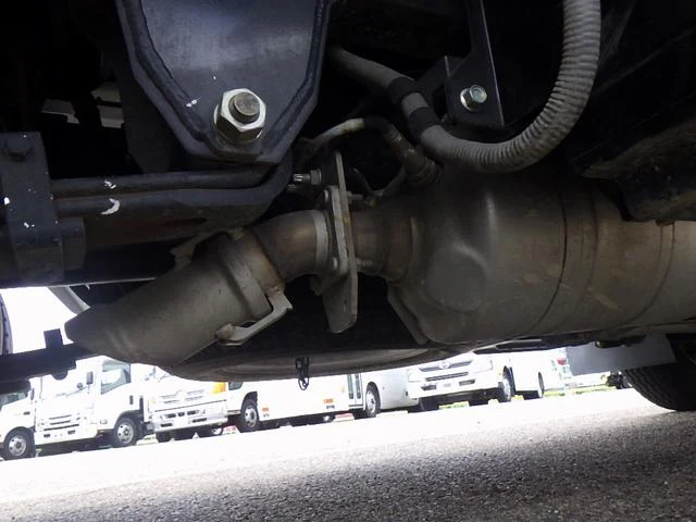 Isuzu ELF 23
