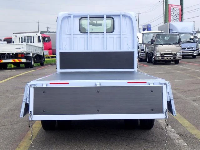 Isuzu ELF 6