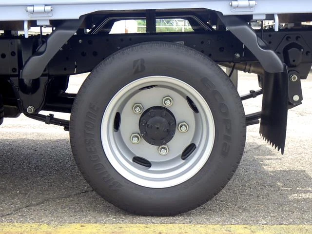 Isuzu ELF 30