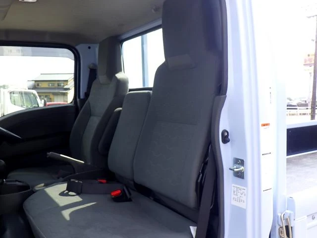 Isuzu ELF 9