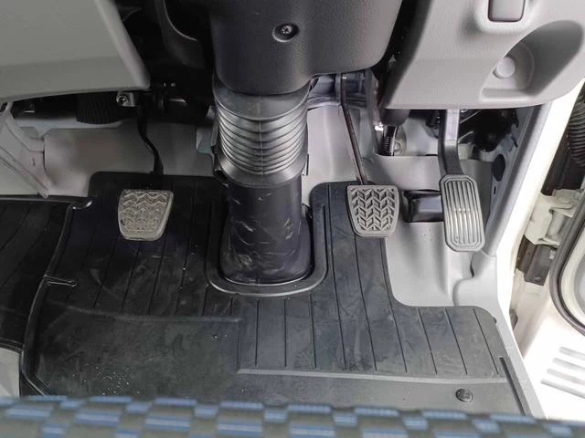 Hino DUTRO 57
