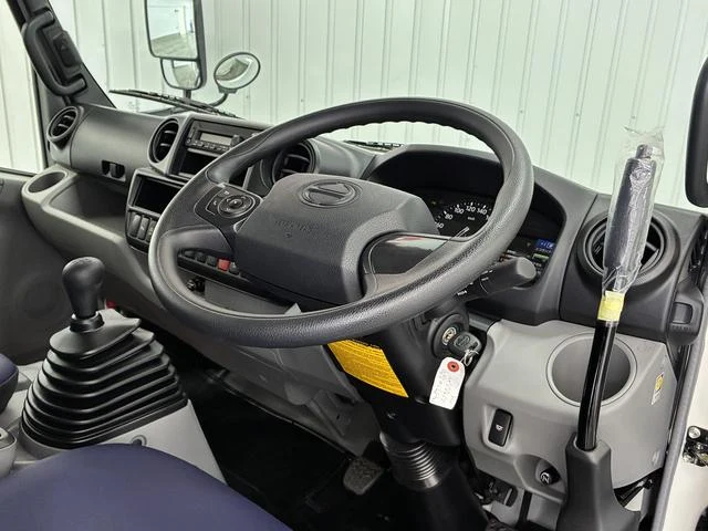 Hino DUTRO 37
