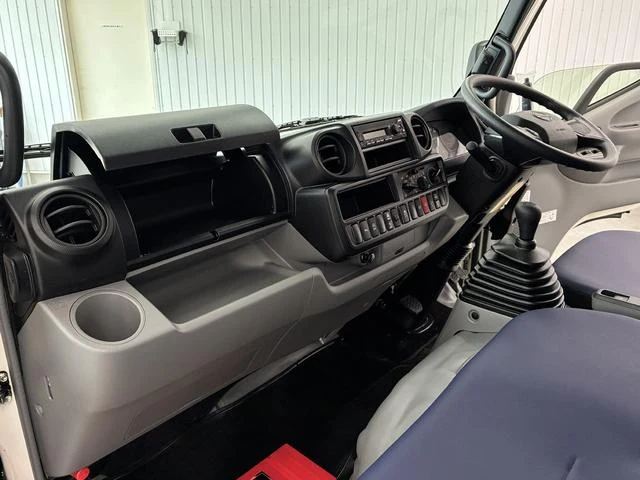 Hino DUTRO 38