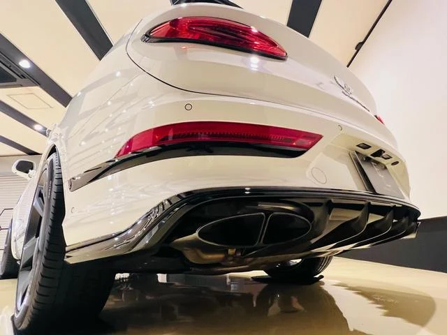 Bentley BENTAYGA 21