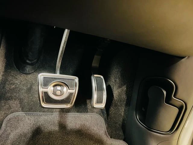 Bentley BENTAYGA 41