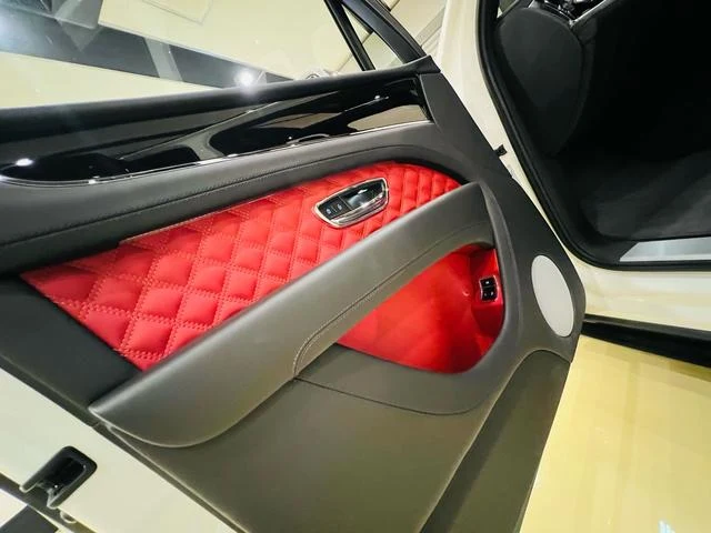 Bentley BENTAYGA 57