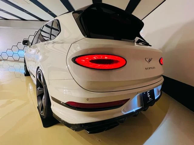Bentley BENTAYGA 62