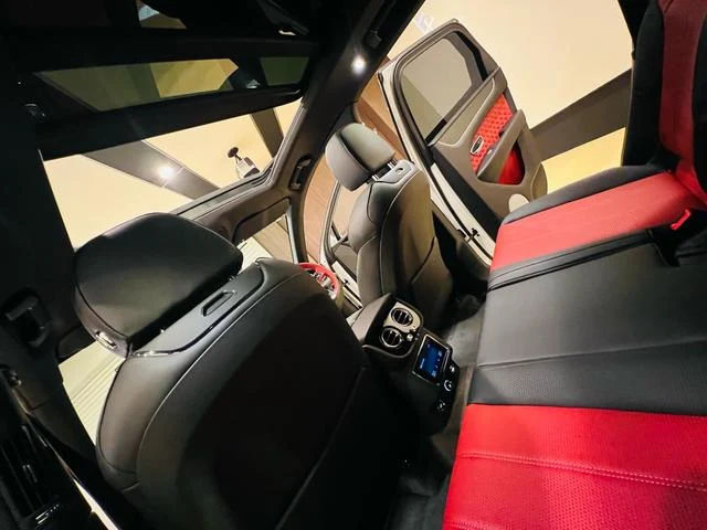 Bentley BENTAYGA 56