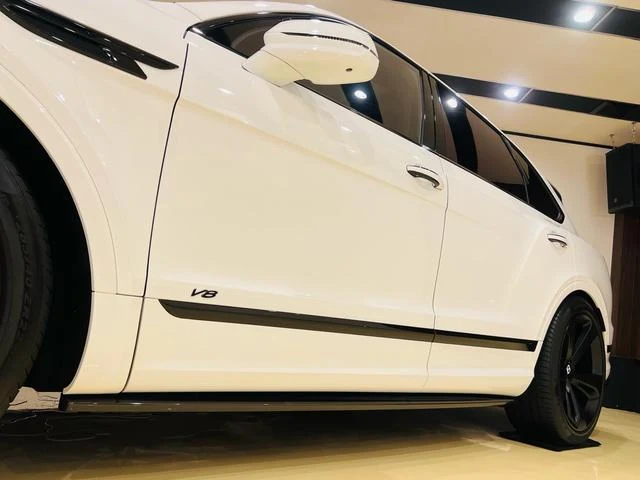 Bentley BENTAYGA 17