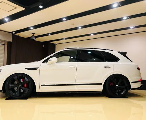 Bentley BENTAYGA 74