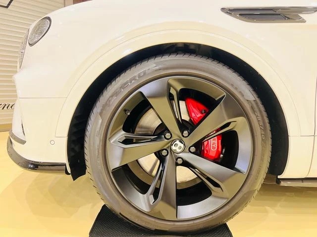 Bentley BENTAYGA 27