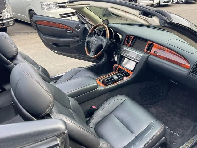 AMERICA LEXUS SC430 37