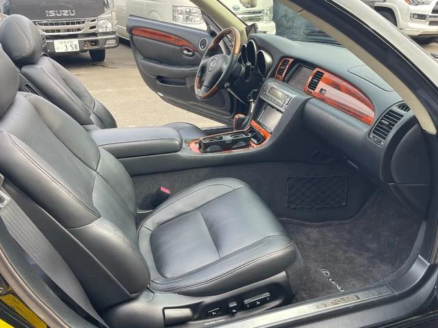 AMERICA LEXUS SC430 38