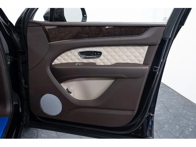 Bentley BENTAYGA 31
