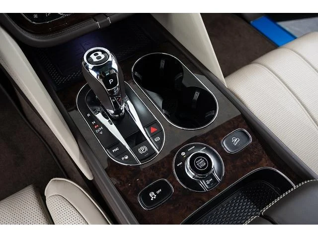 Bentley BENTAYGA 56