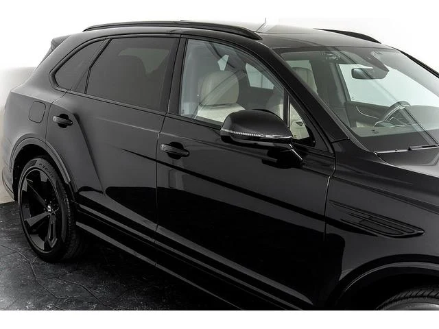 Bentley BENTAYGA 14