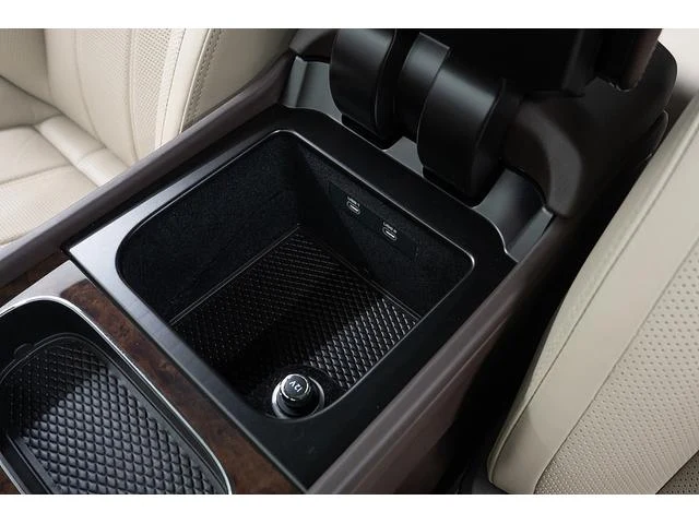 Bentley BENTAYGA 58