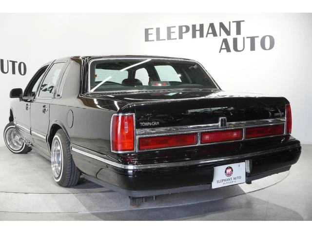 Lincoln TOWNCAR 4