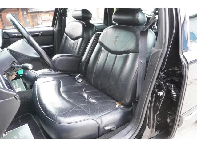 Lincoln TOWNCAR 6