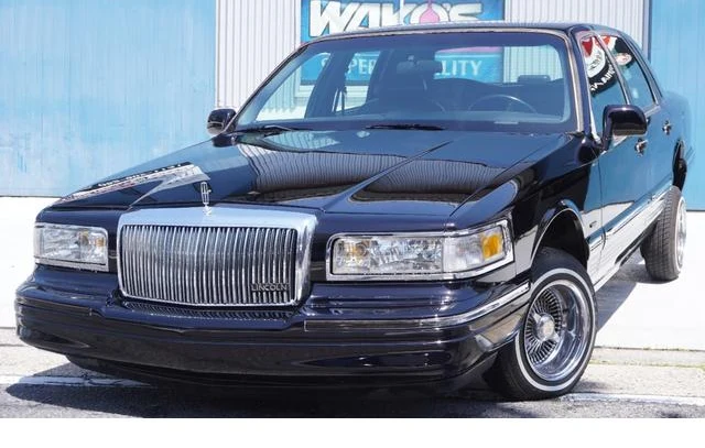 Lincoln TOWNCAR 52