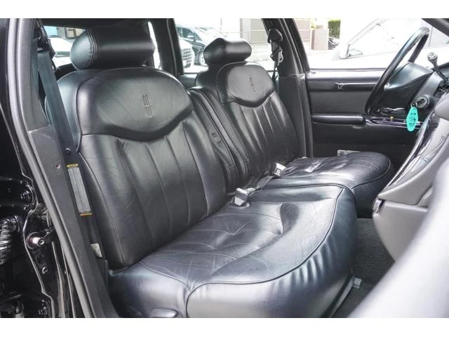 Lincoln TOWNCAR 15