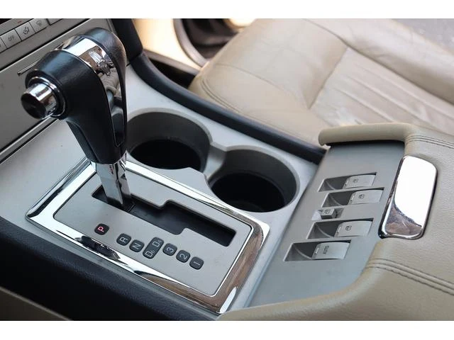 Lincoln NAVIGATOR 11