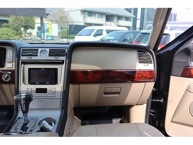 Lincoln NAVIGATOR 17