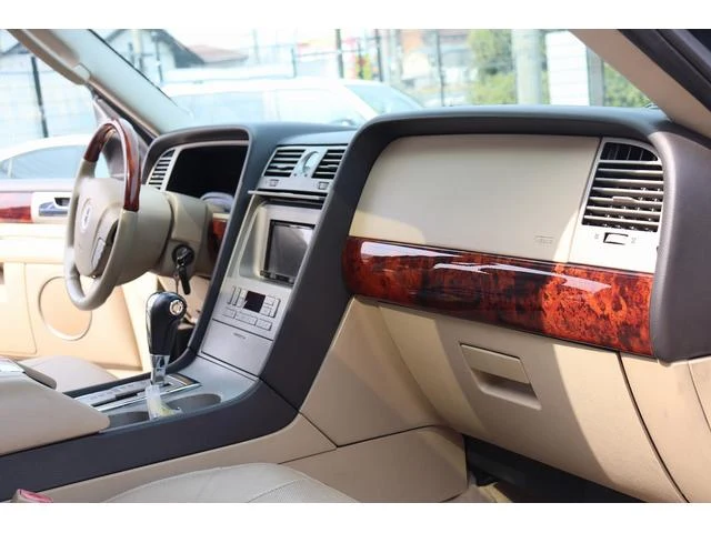 Lincoln NAVIGATOR 56