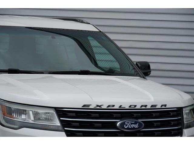 Ford EXPLORER 38