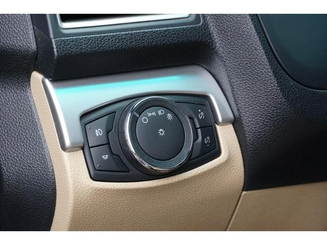 Ford EXPLORER 23