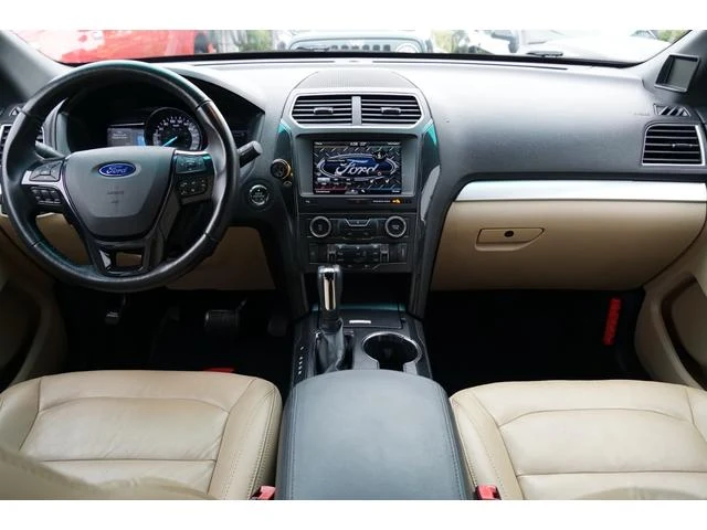 Ford EXPLORER 21