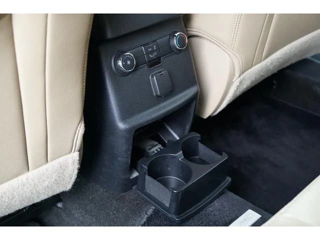 Ford EXPLORER 29