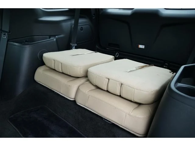 Ford EXPLORER 32
