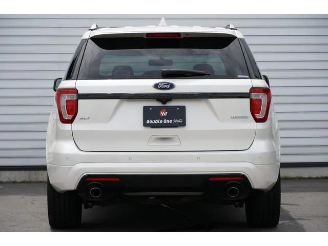 Ford EXPLORER 8