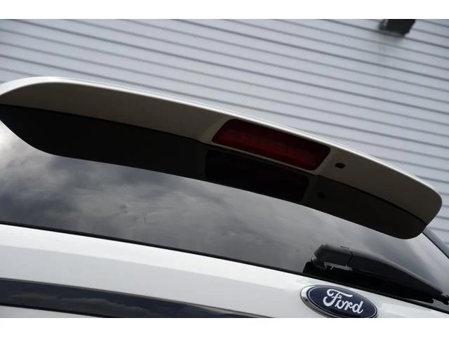 Ford EXPLORER 64
