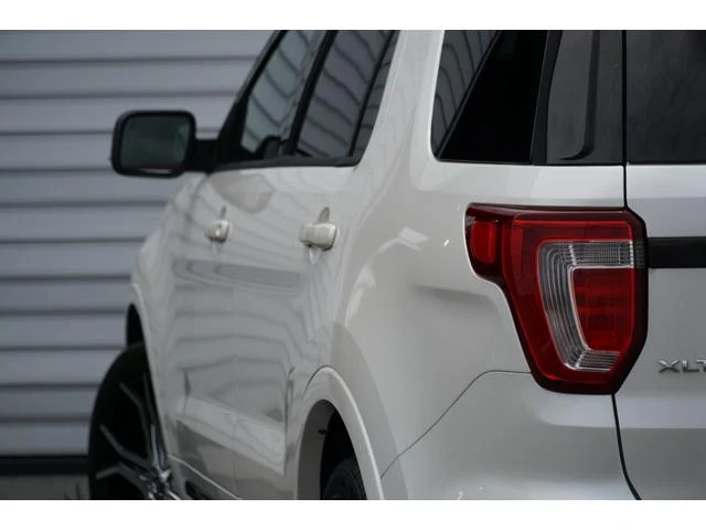 Ford EXPLORER 61