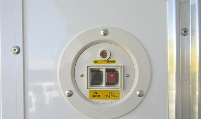 Mitsubishi Fuso CANTER 15