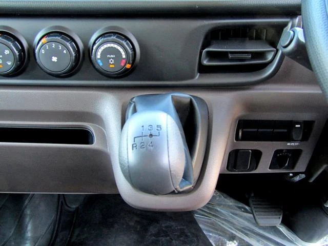 Mitsubishi Fuso CANTER 22