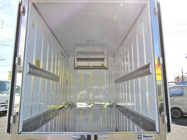 Mitsubishi Fuso CANTER 7