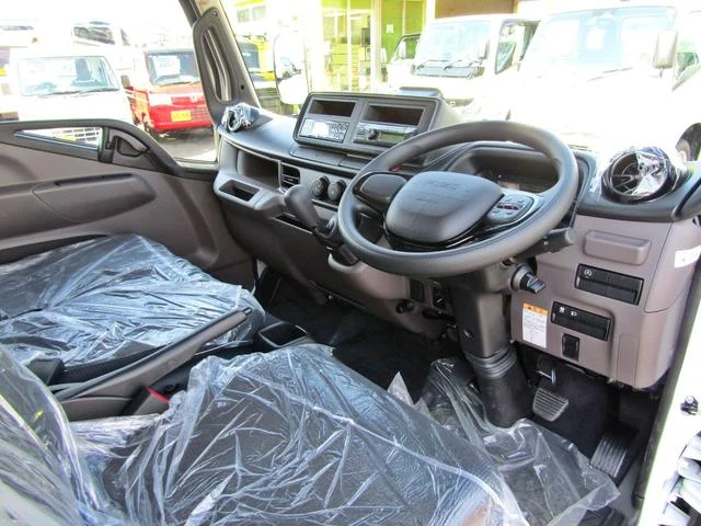 Mitsubishi Fuso CANTER 18