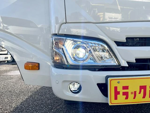 Hino DUTRO 27
